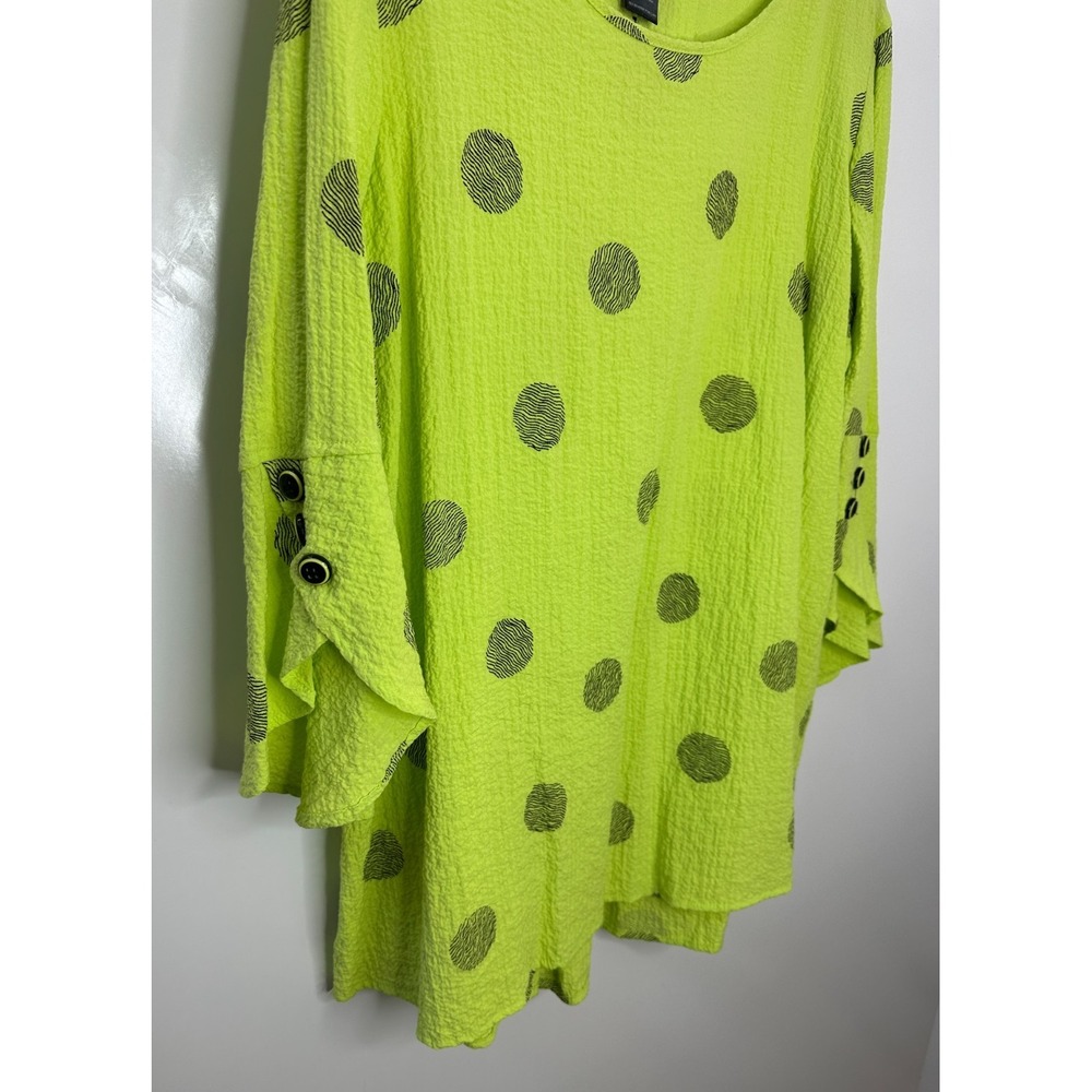 Ali Miles Neon Green Polka Dot Crinkle Textured 3/4 Bell Sleeve Tunic Top Medium - Picture 3 of 14
